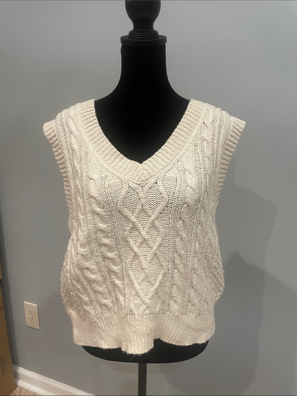Cream Cable Knit V-Neck Sweater Vest aerie xl